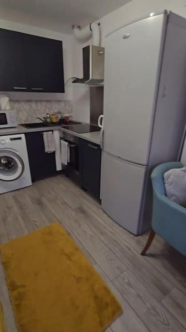 Cozy Flat 1 Bedroom Hucclecote Экстерьер фото