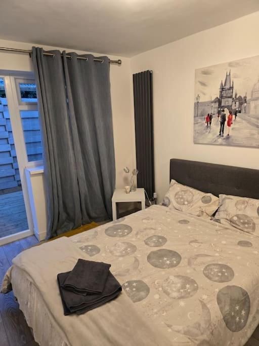 Cozy Flat 1 Bedroom Hucclecote Экстерьер фото